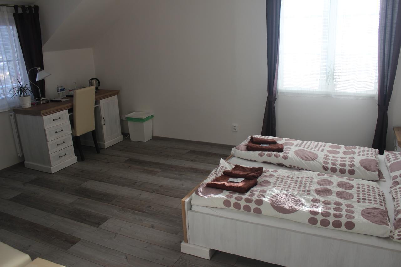 Penzion Vesely Zelezny Brod Ngoại thất bức ảnh